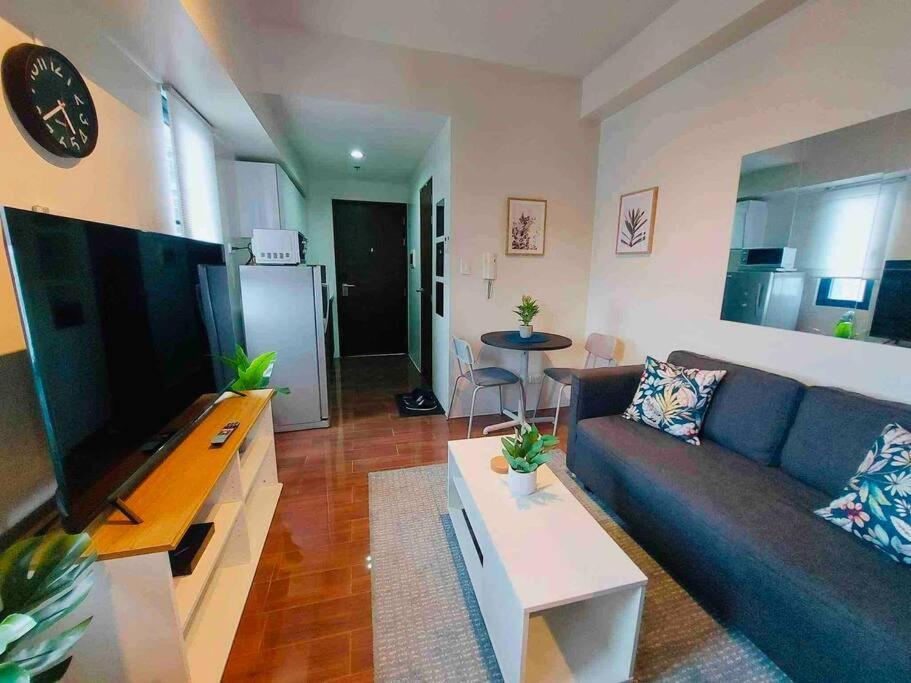 Air Residences Makati - Fully Furnished Condo With Skyline Views! مانيلا المظهر الخارجي الصورة